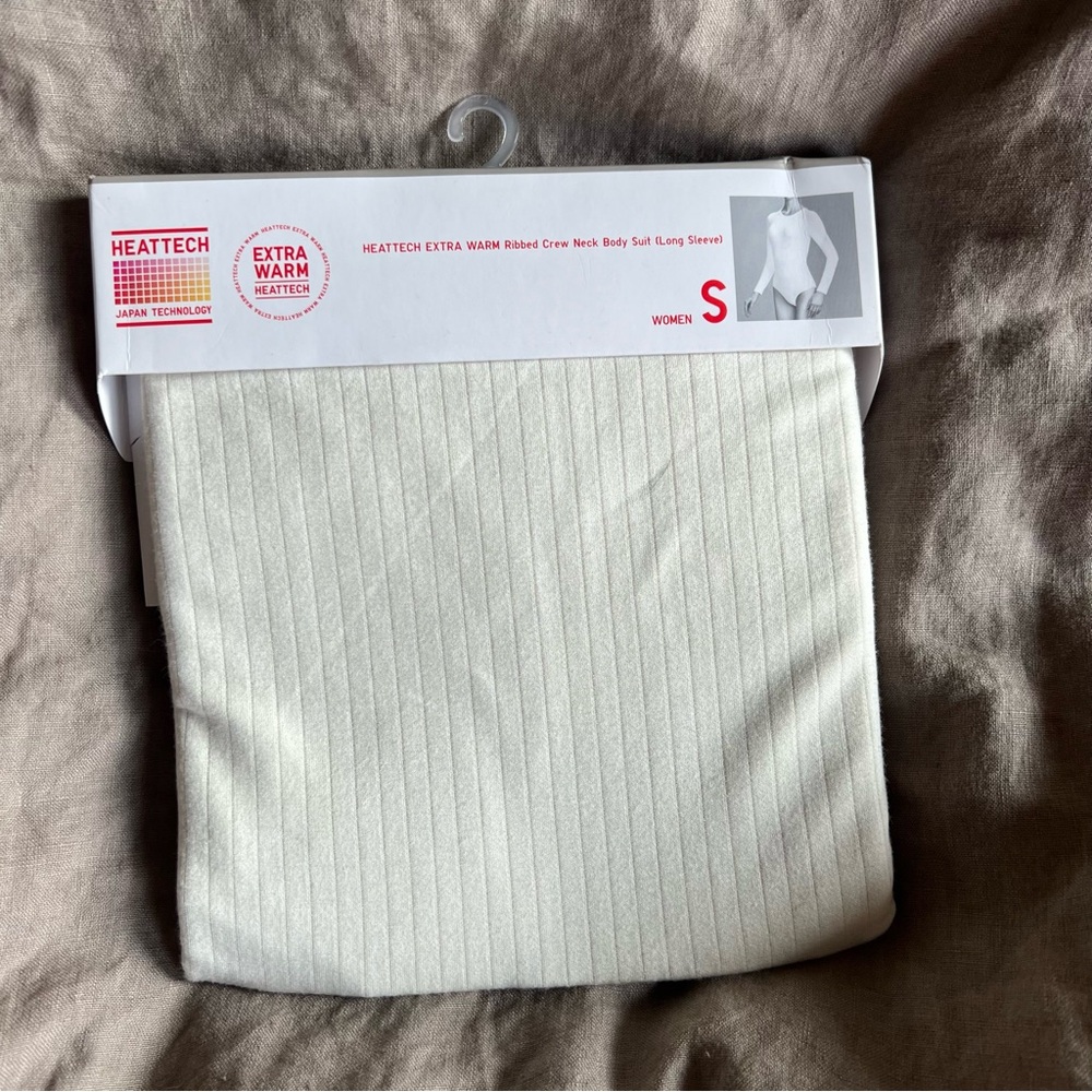 Uniqlo HEATTECH Extra Warm Ribbed Crew Neck Bodysuit